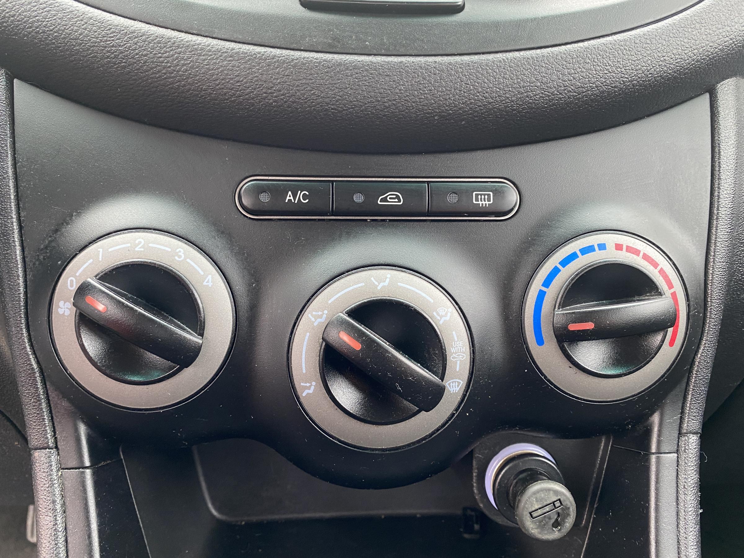 Hyundai i10, 2013 - pohled č. 13