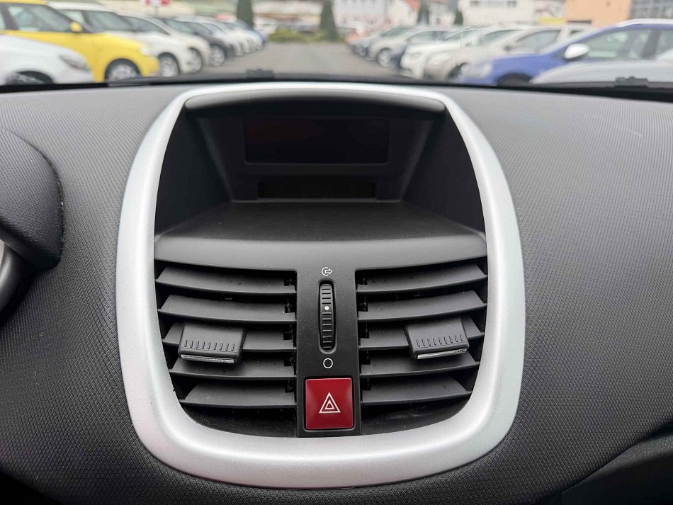 Peugeot 207 1.4i 