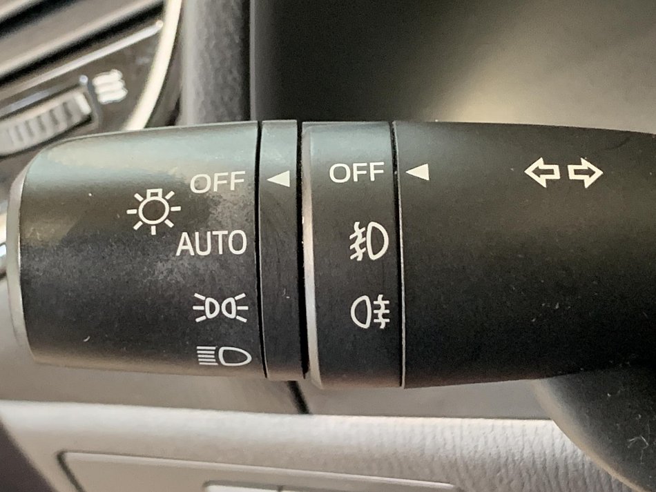 Mazda 3 2.0i Revolution