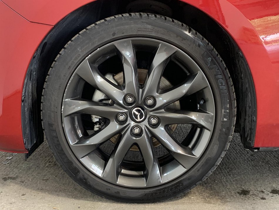 Mazda 3 2.0i Revolution