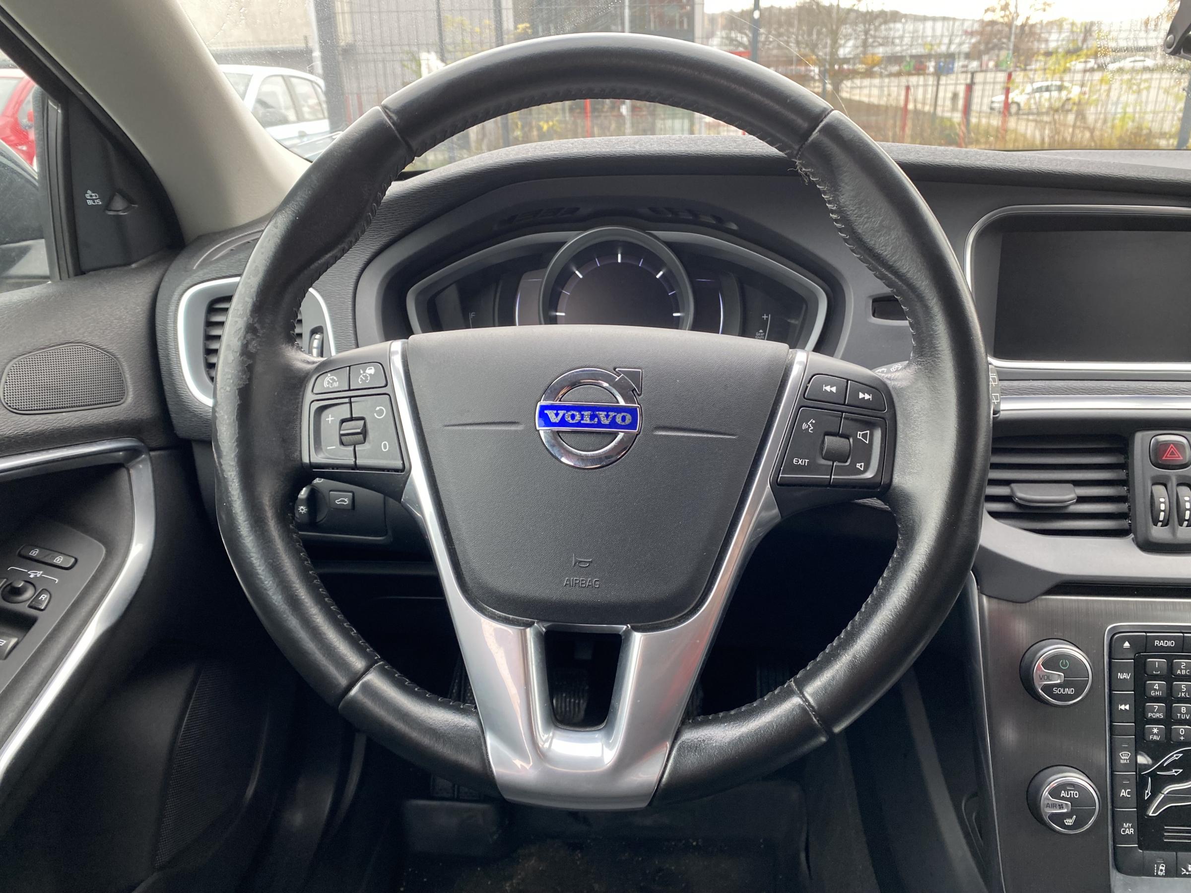 Volvo V40, 2016 - pohled č. 13