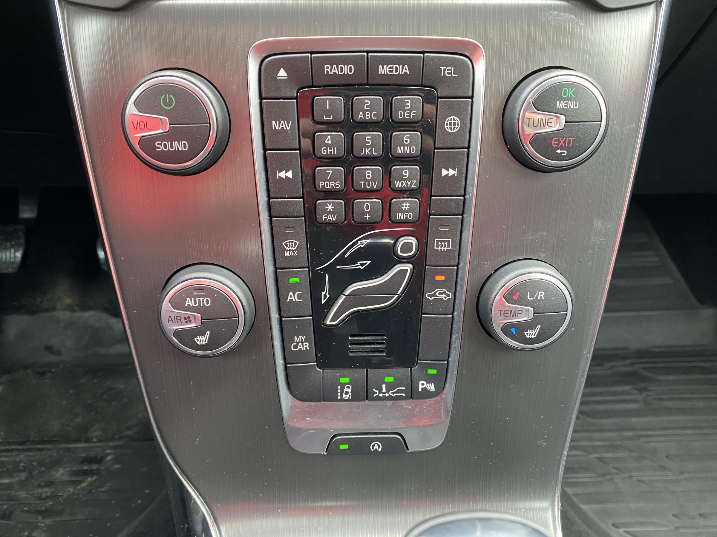 Volvo V40, 2016 - pohled č. 17