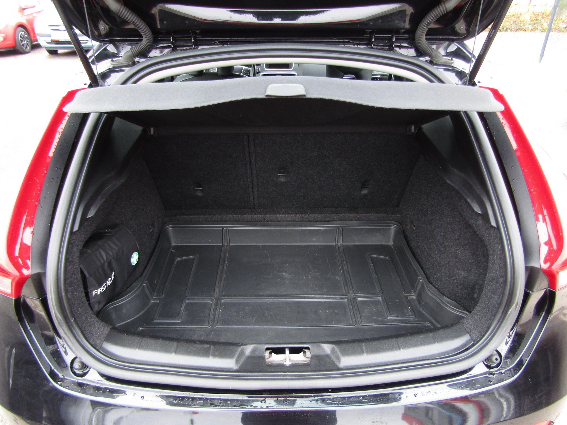 Volvo V40, 2016 - pohled č. 7