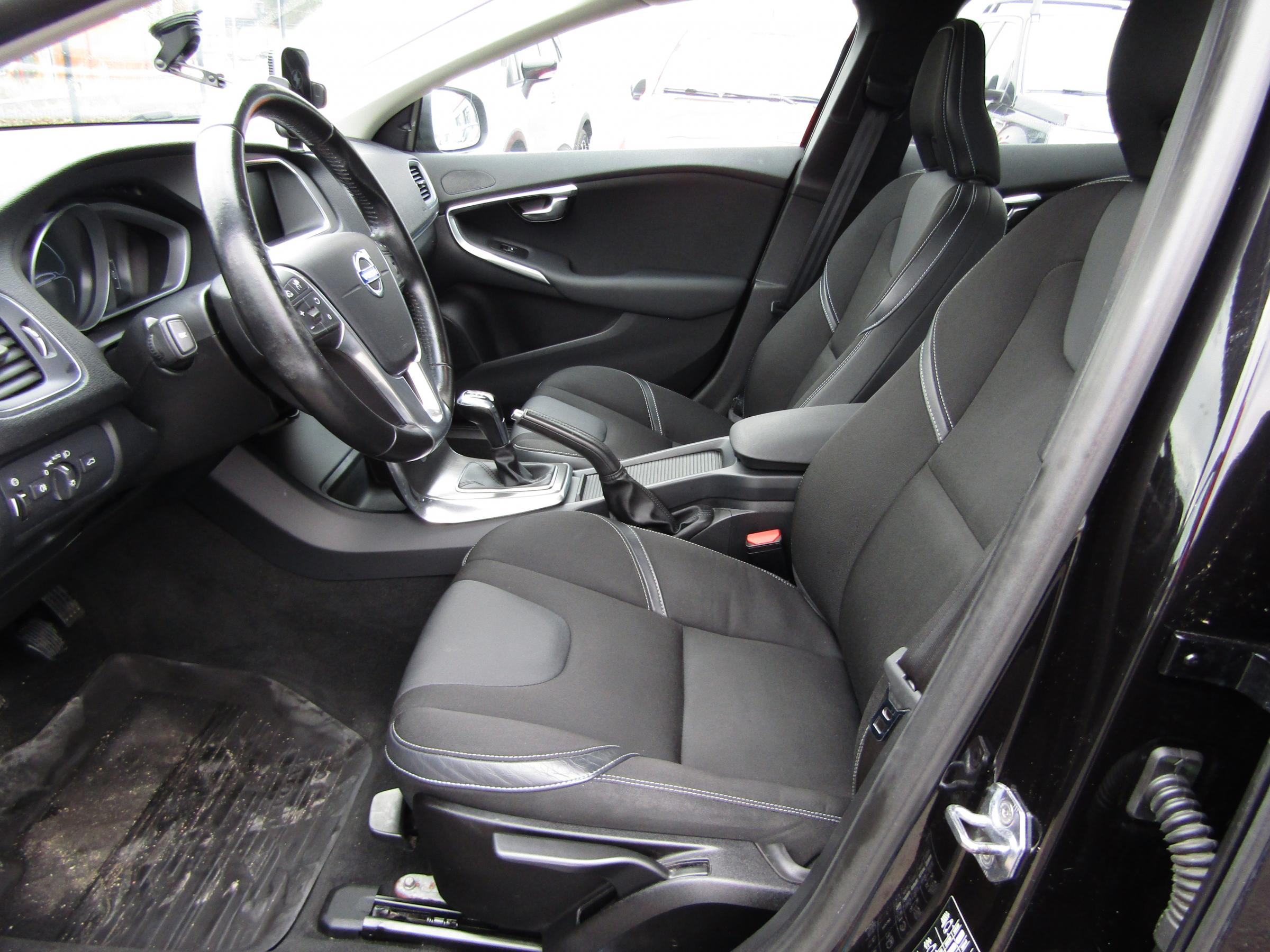 Volvo V40, 2016 - pohled č. 9