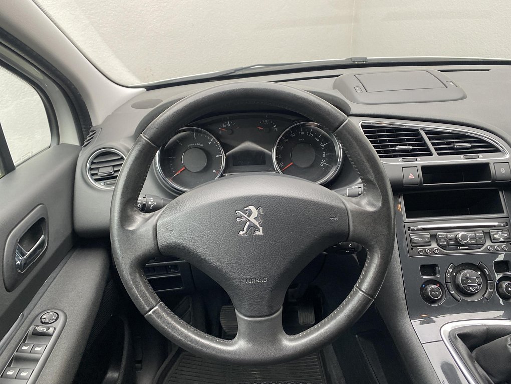 Peugeot 3008 1.2 PT 