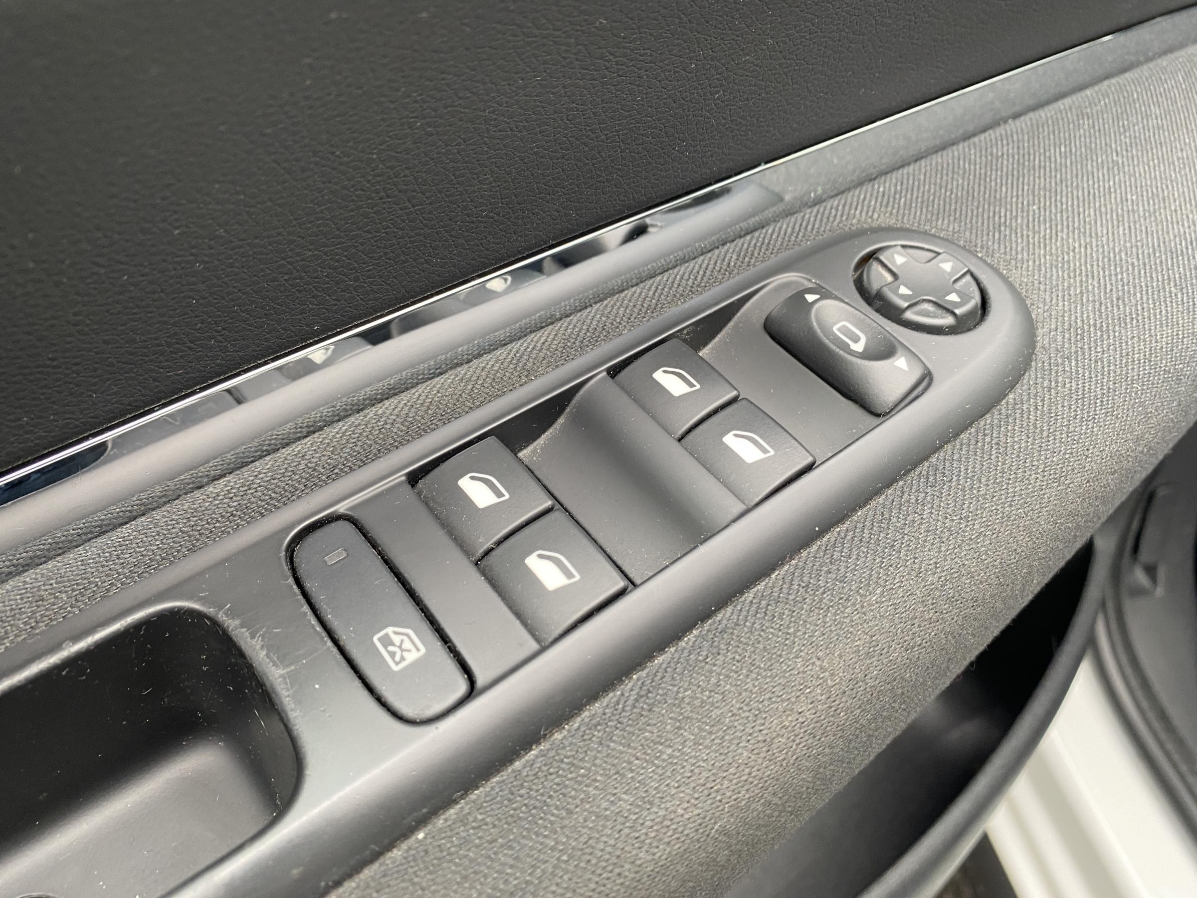 Peugeot 3008, 2016 - pohled č. 13