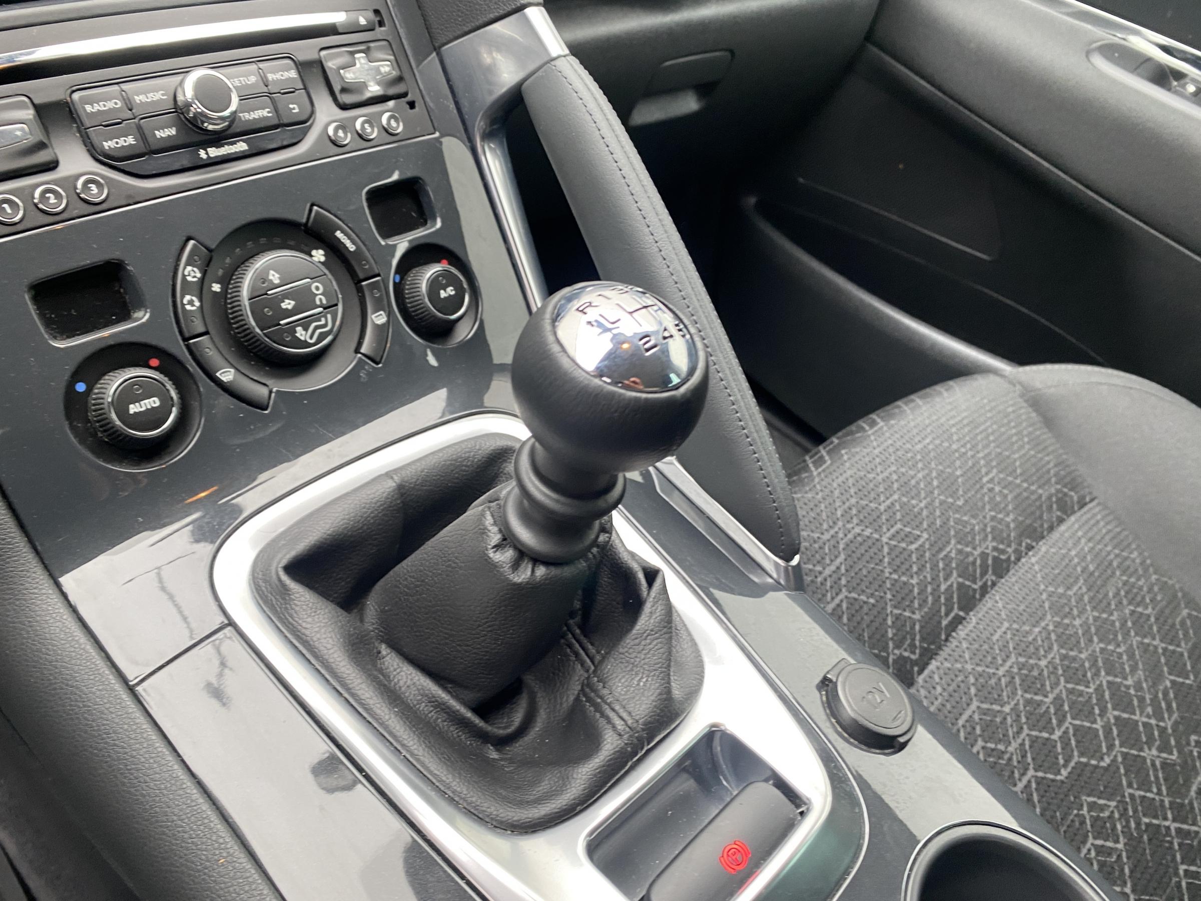 Peugeot 3008, 2016 - pohled č. 16