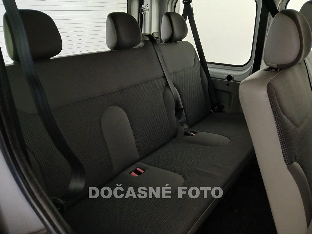 Opel Vivaro 2.0CDTi  9míst