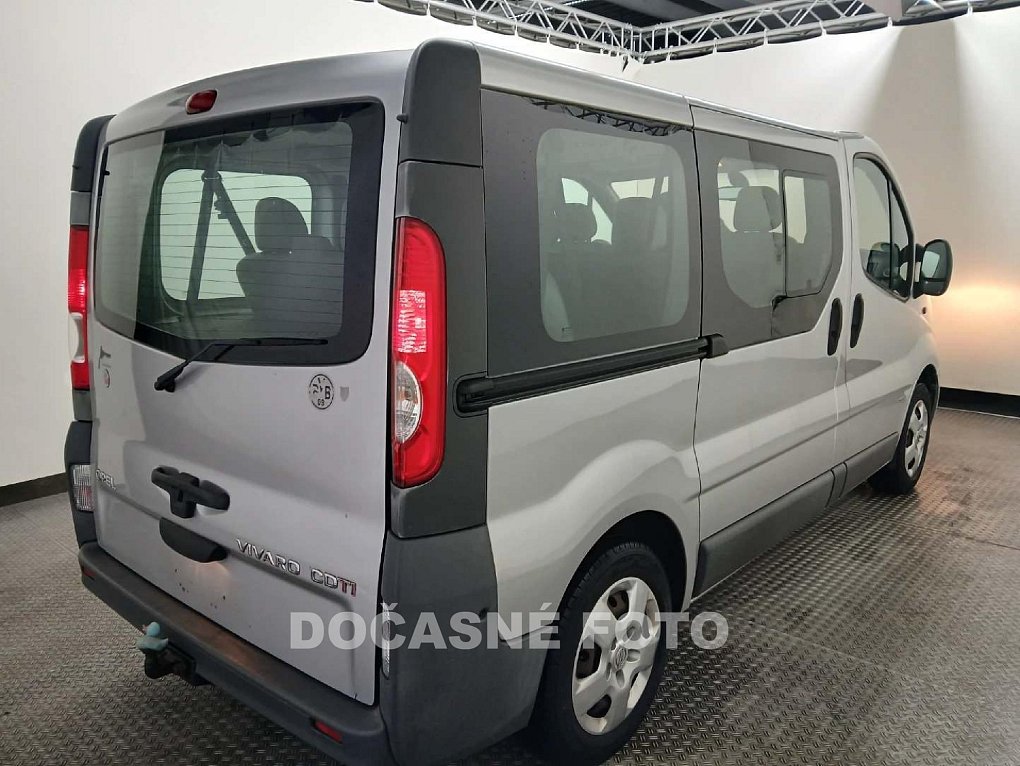 Opel Vivaro 2.0CDTi  9míst