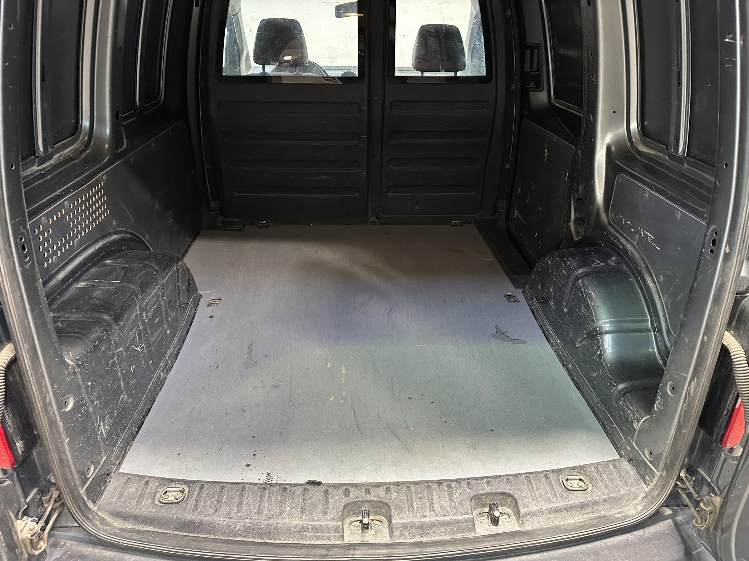 Volkswagen Caddy, 2012 - pohled č. 7