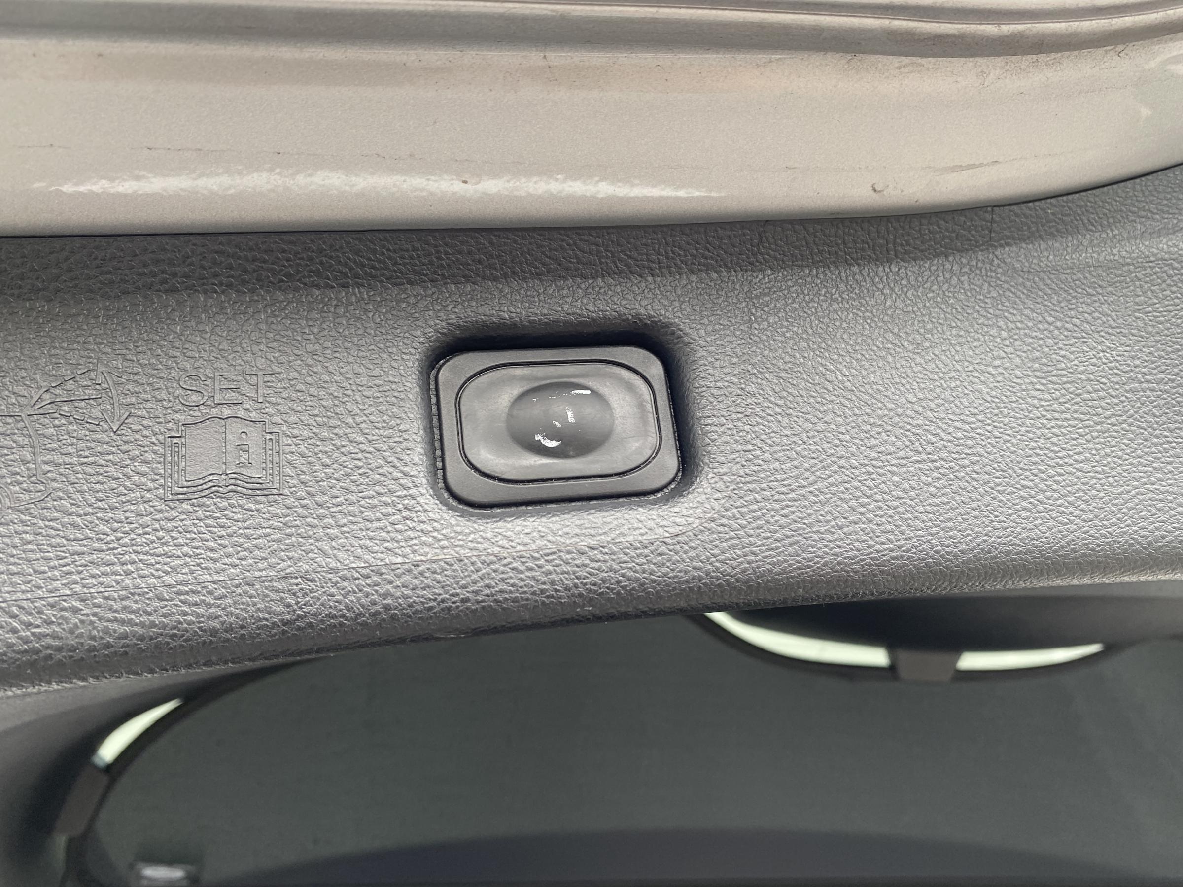 Ford S-MAX, 2018 - pohled č. 10