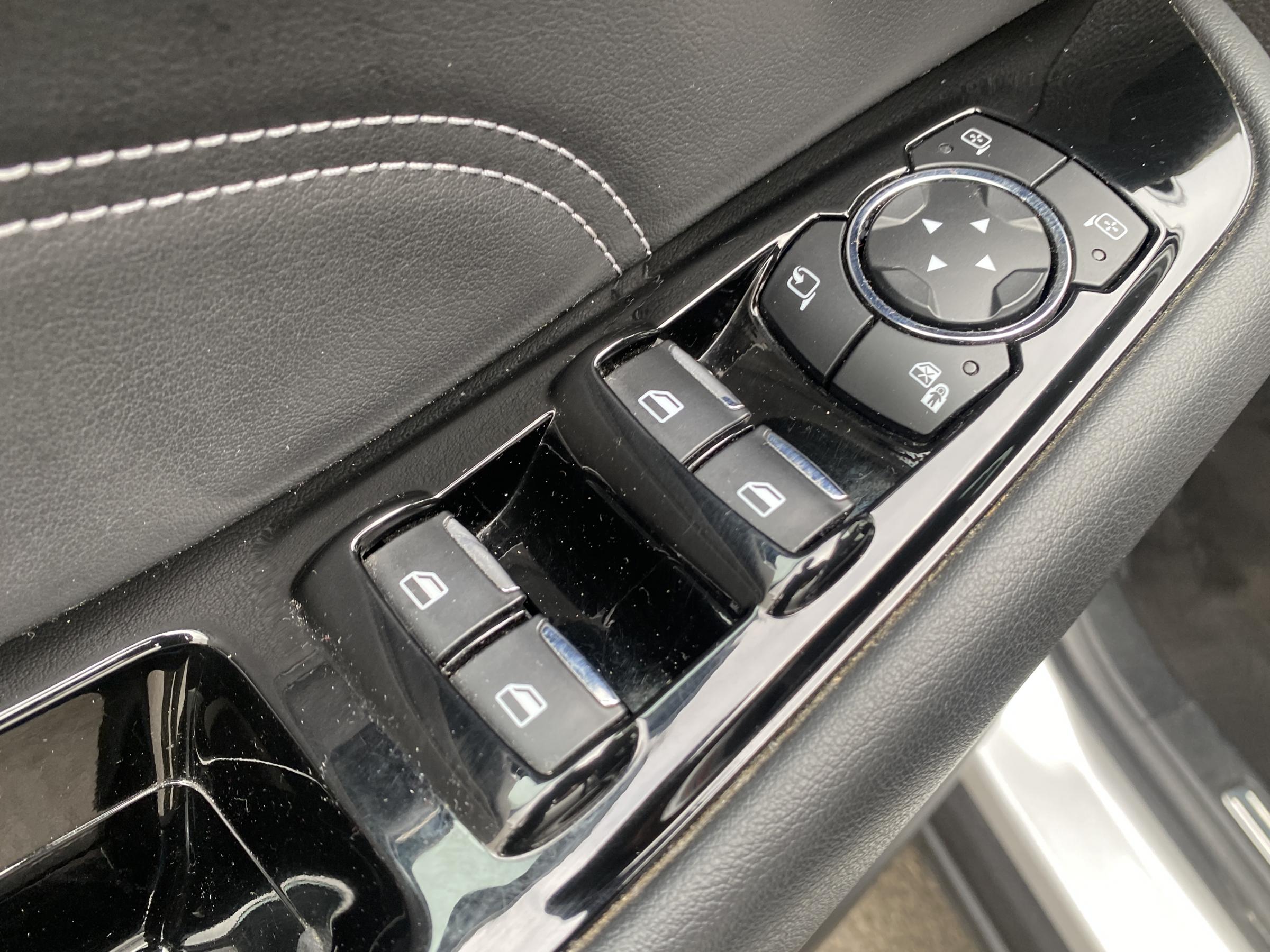 Ford S-MAX, 2018 - pohled č. 18