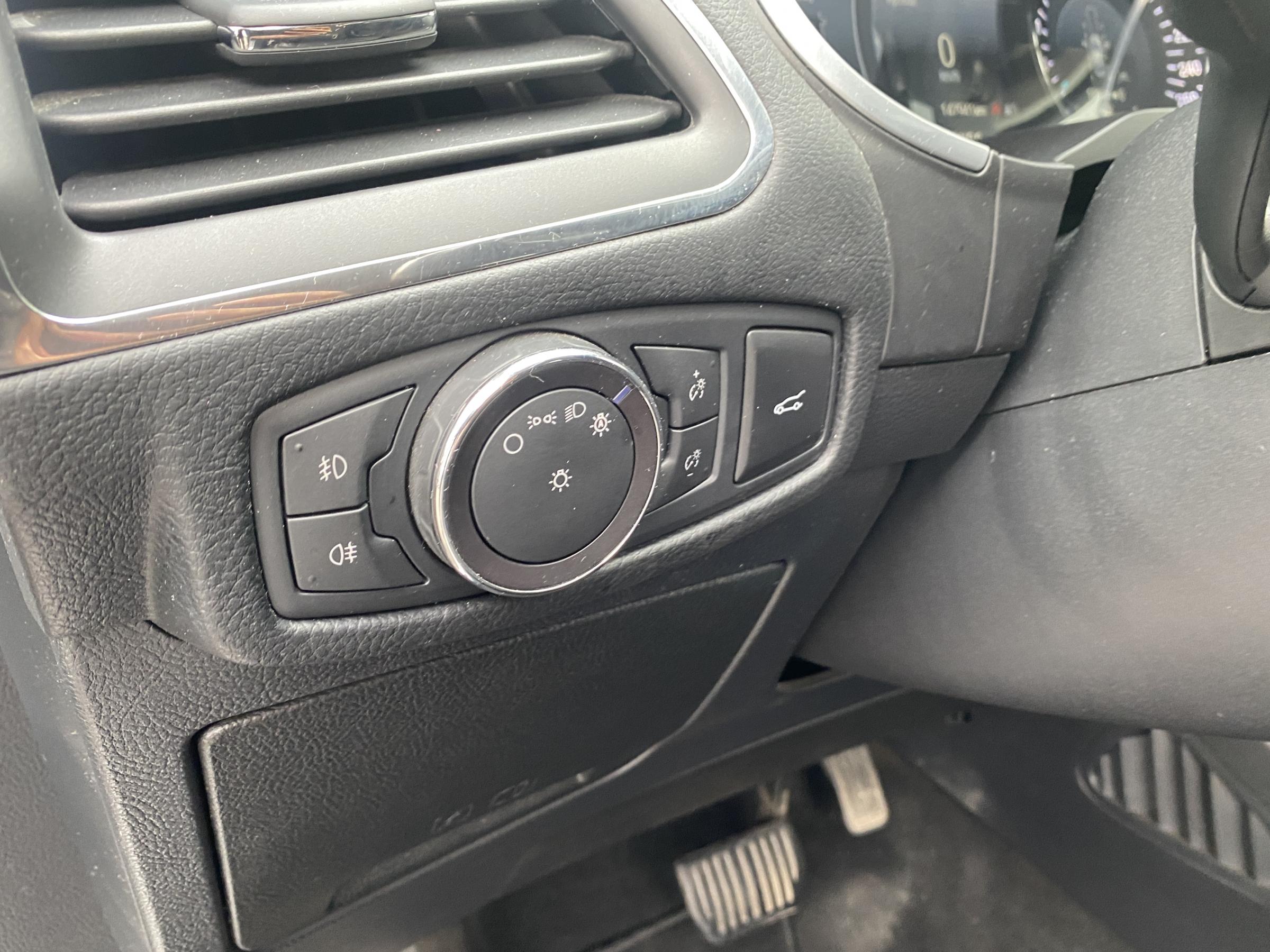 Ford S-MAX, 2018 - pohled č. 20