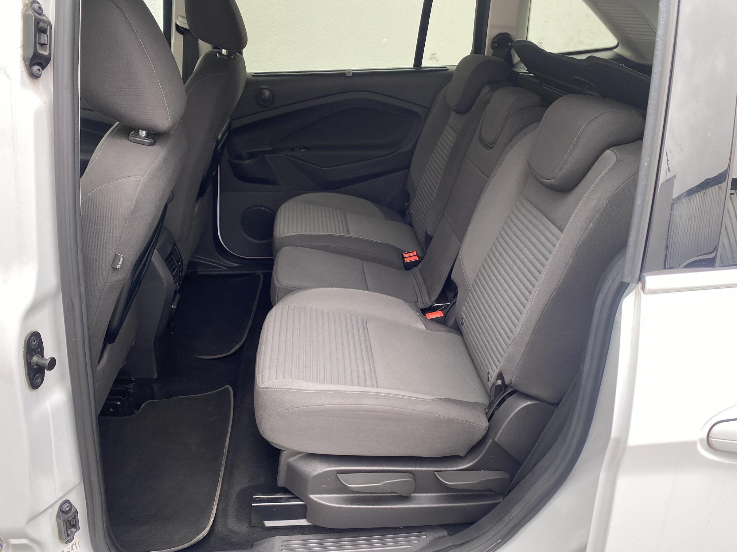 Ford Grand C-MAX, 2015 - pohled č. 12