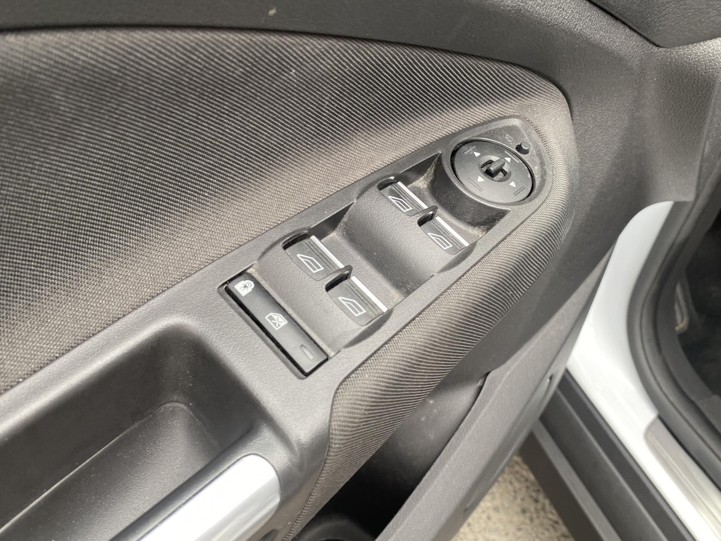 Ford Grand C-MAX, 2015 - pohled č. 13