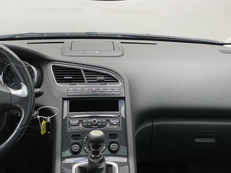 Peugeot 5008 2.0 HDi Allure 7míst