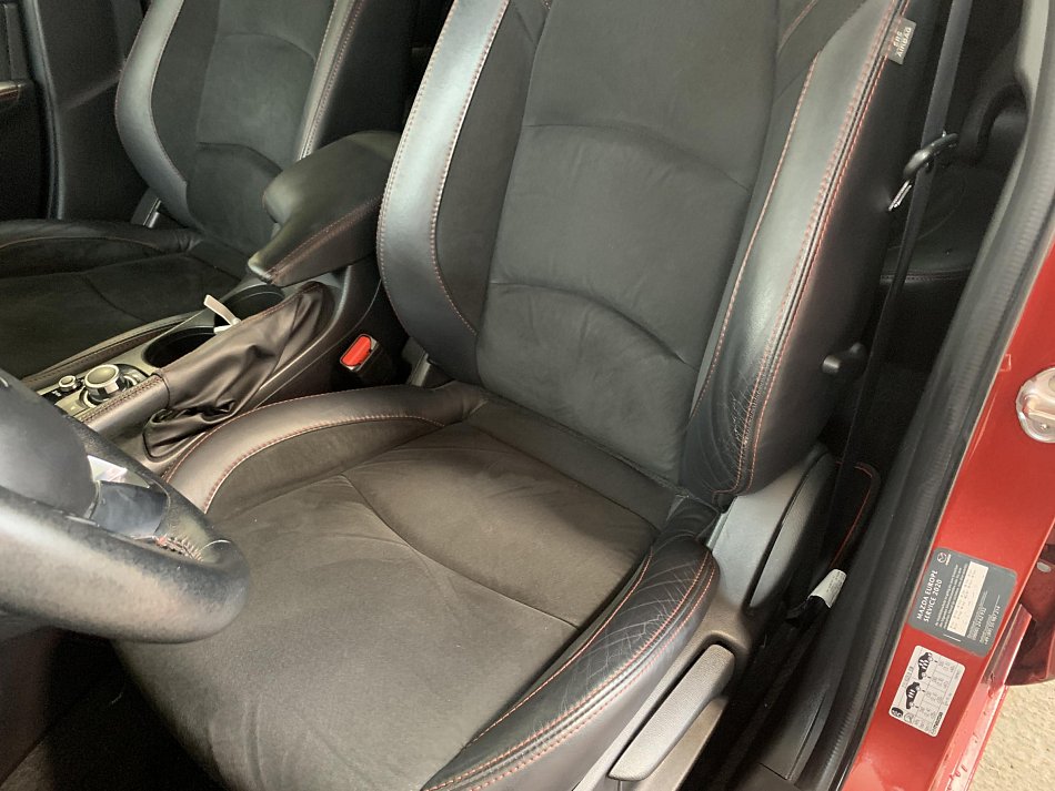 Mazda 3 2.0i Revolution