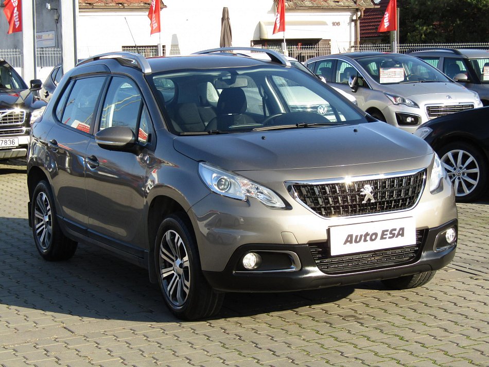 Peugeot 2008 1.2i 