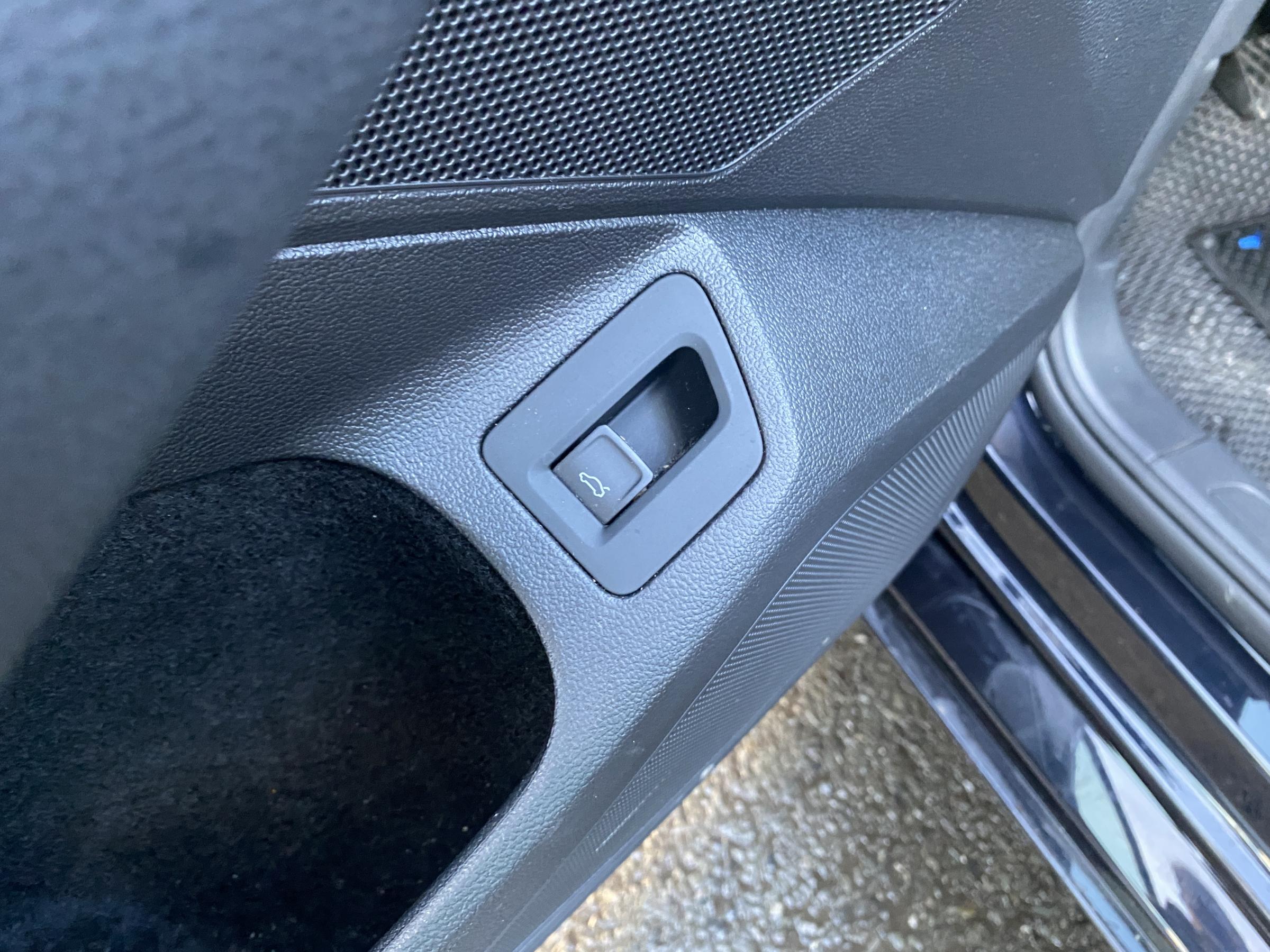 Volkswagen Passat, 2021 - pohled č. 14