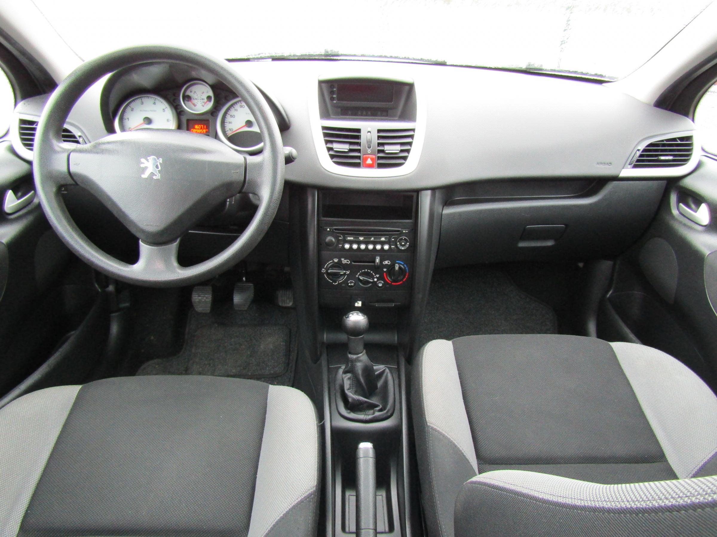Peugeot 207, 2007 - pohled č. 8