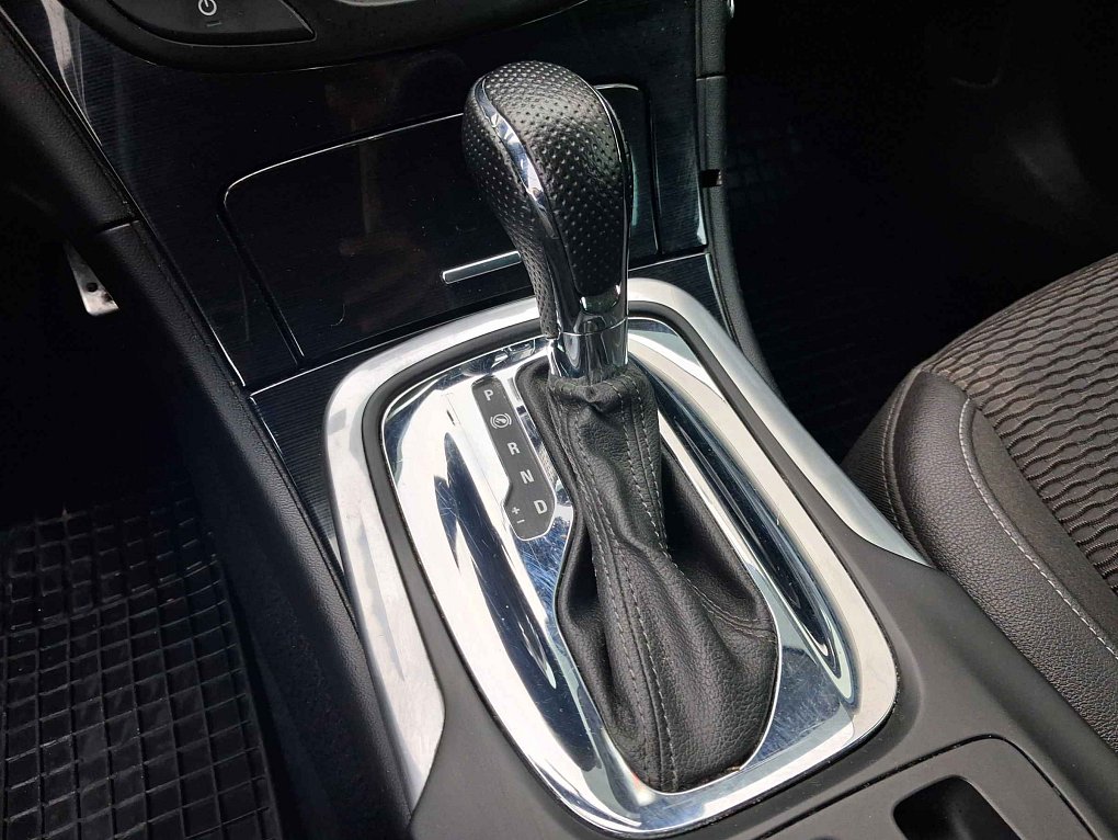 Opel Insignia 2.0D 