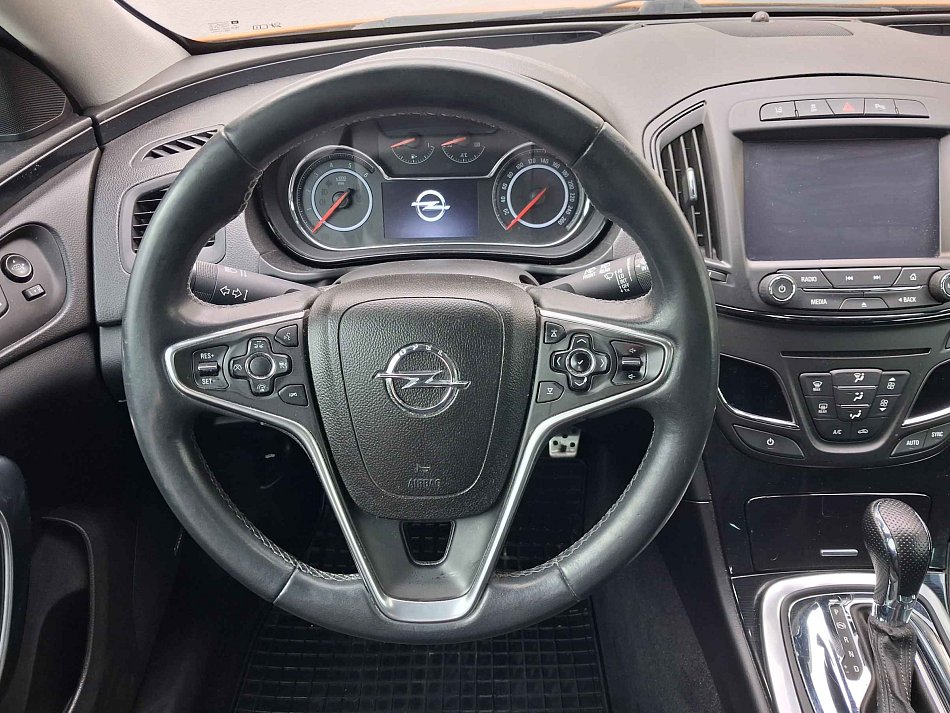 Opel Insignia 2.0D 