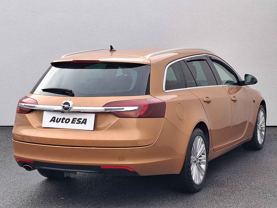 Opel Insignia 2.0D 