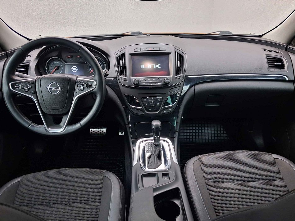 Opel Insignia 2.0D 