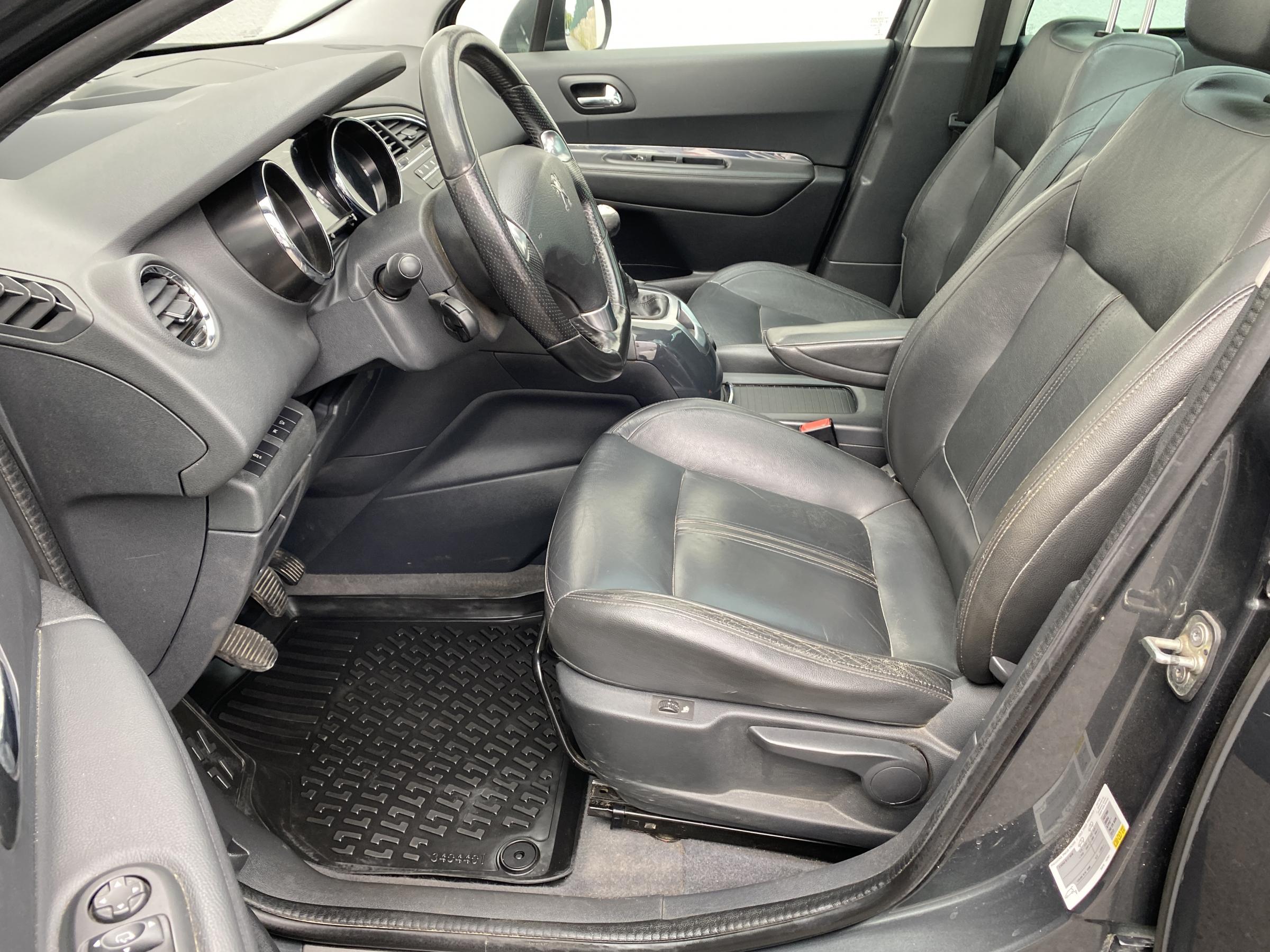 Peugeot 5008, 2016 - pohled č. 10