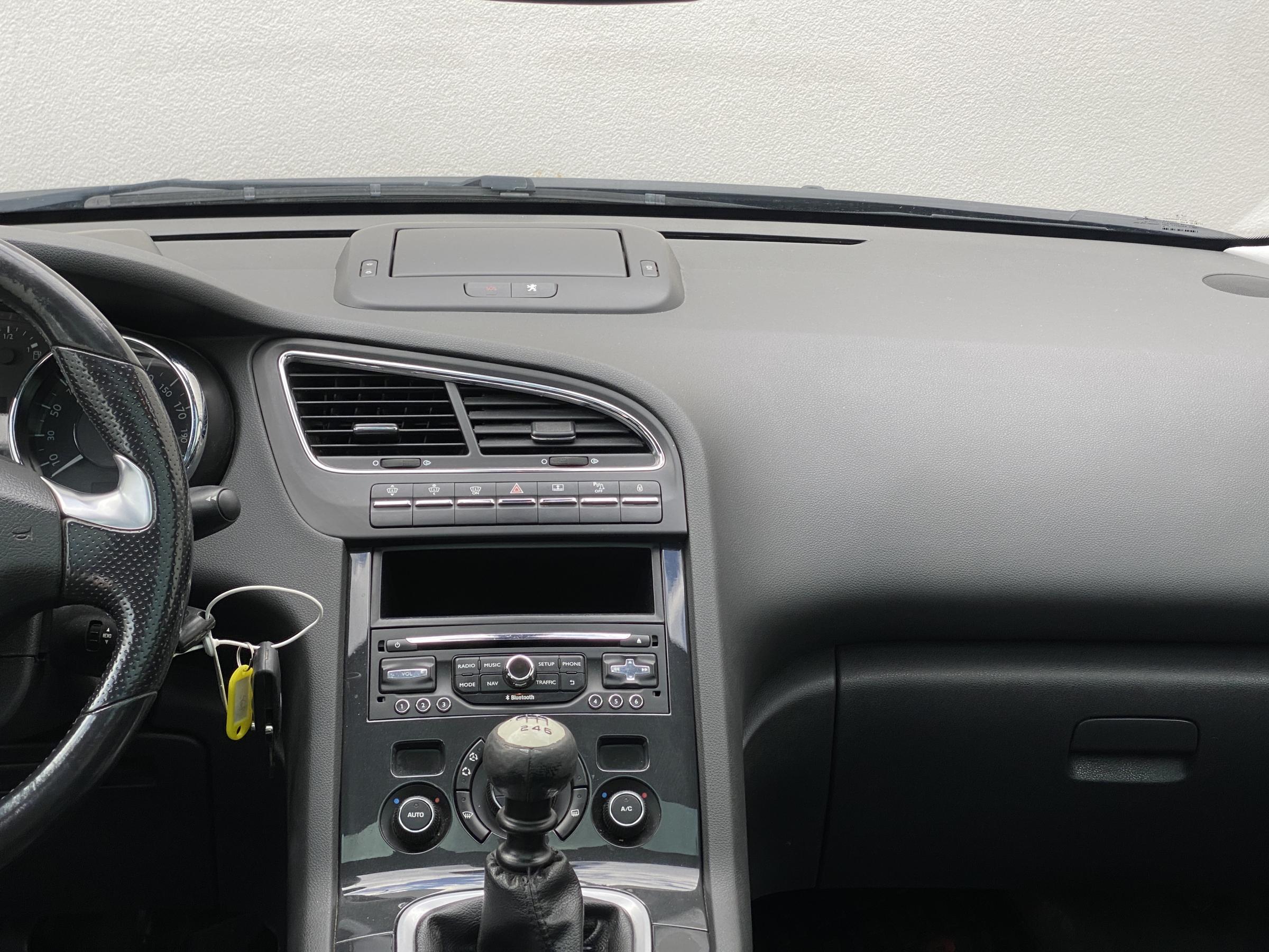 Peugeot 5008, 2016 - pohled č. 9