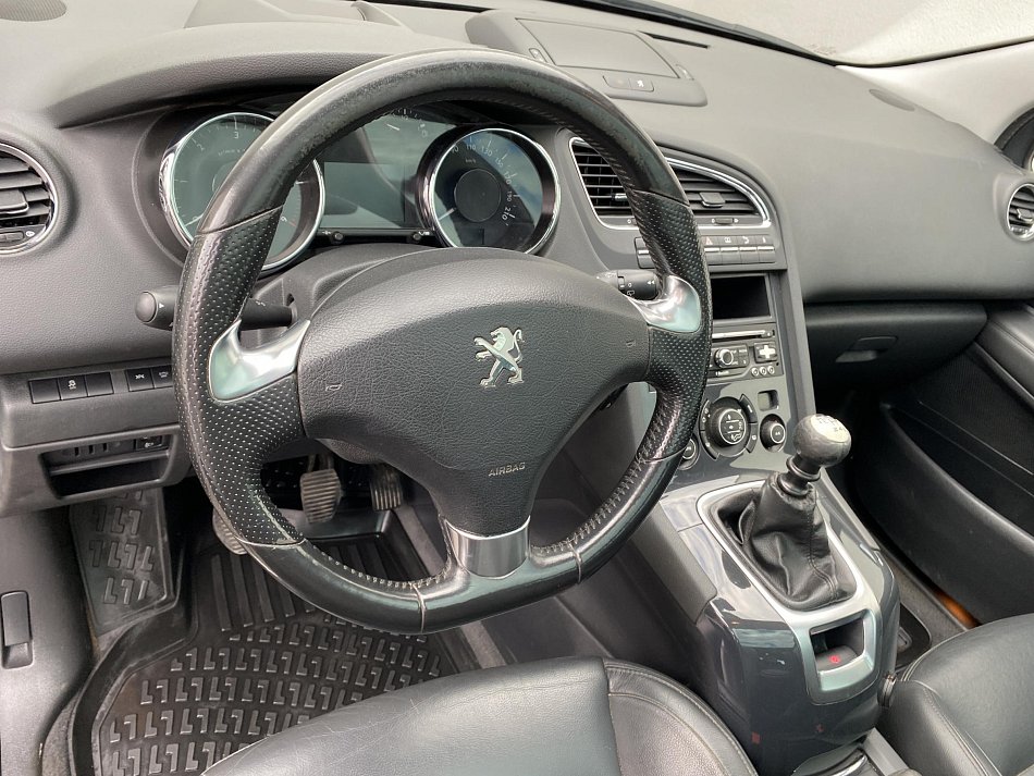 Peugeot 5008 2.0 HDi Allure 7míst