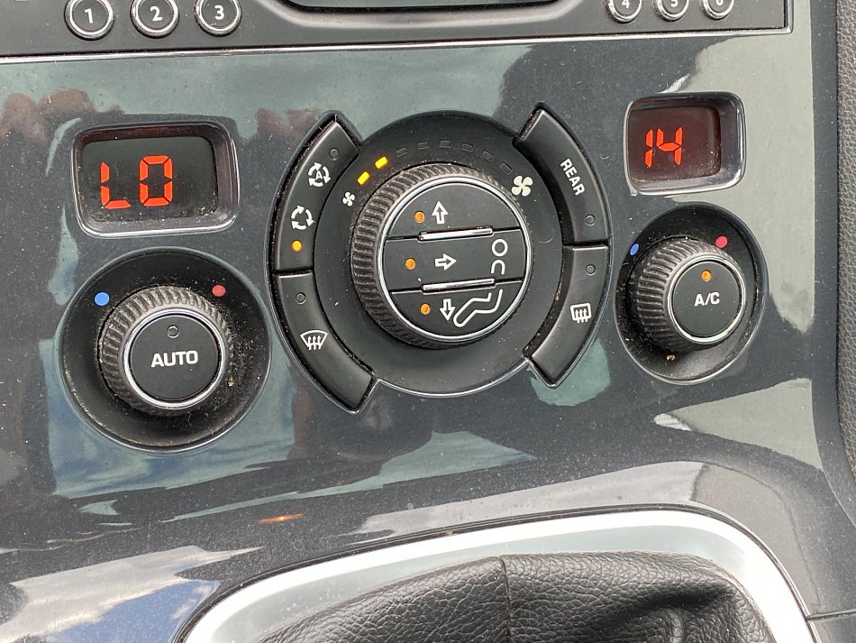 Peugeot 5008 2.0 HDi Allure 7míst