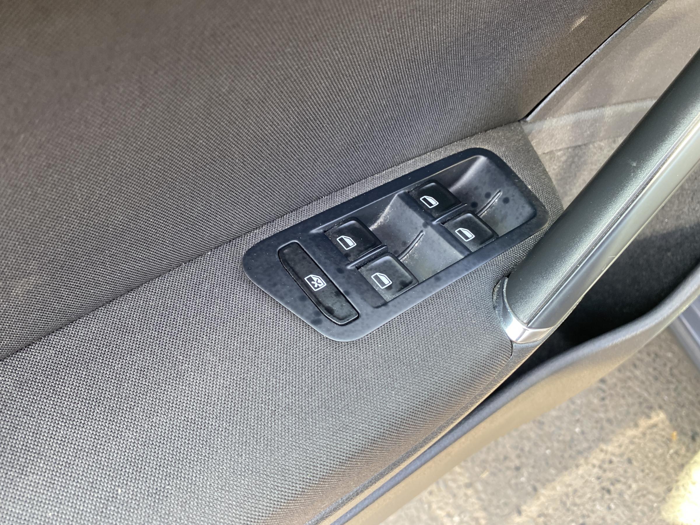 Volkswagen Golf, 2013 - pohled č. 14