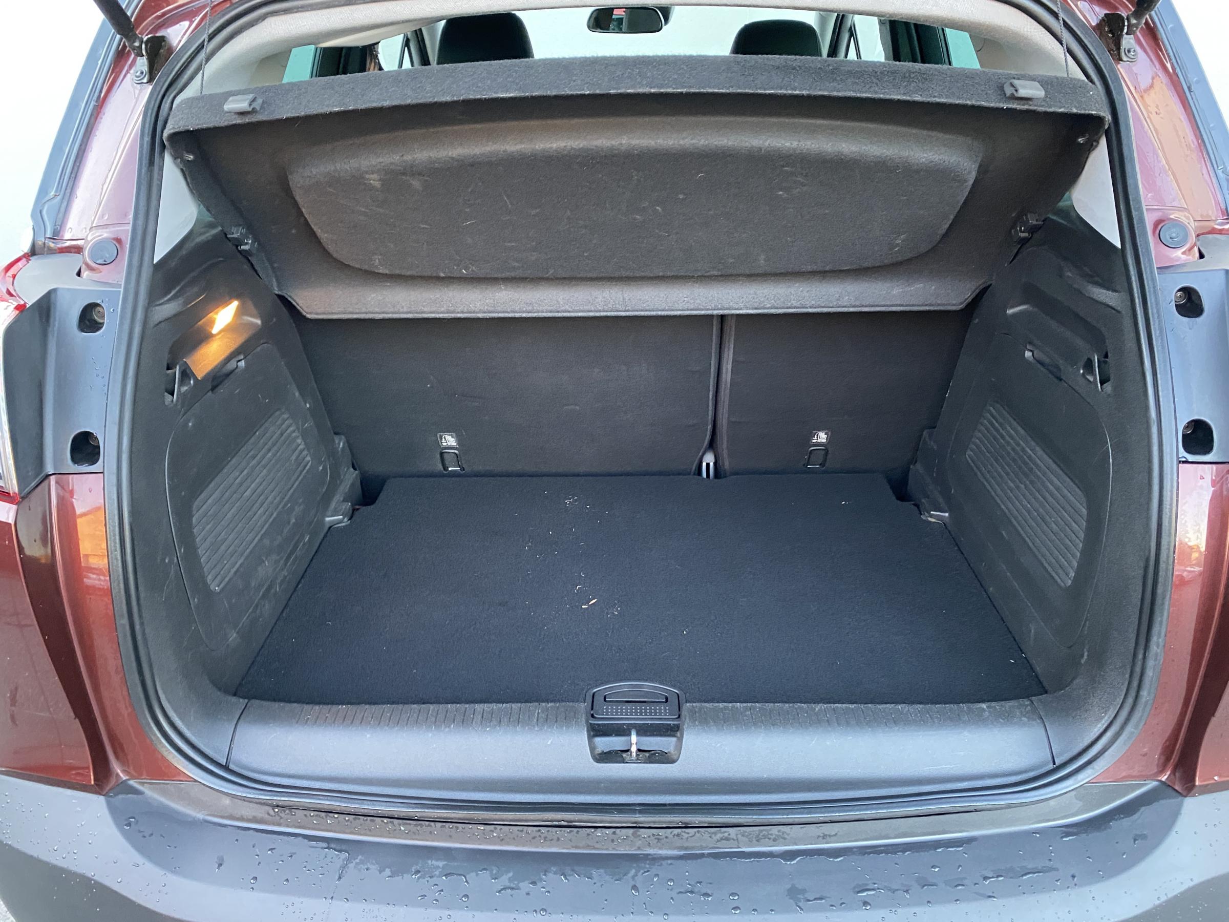 Vauxhall Crossland X, 2018 - pohled č. 7