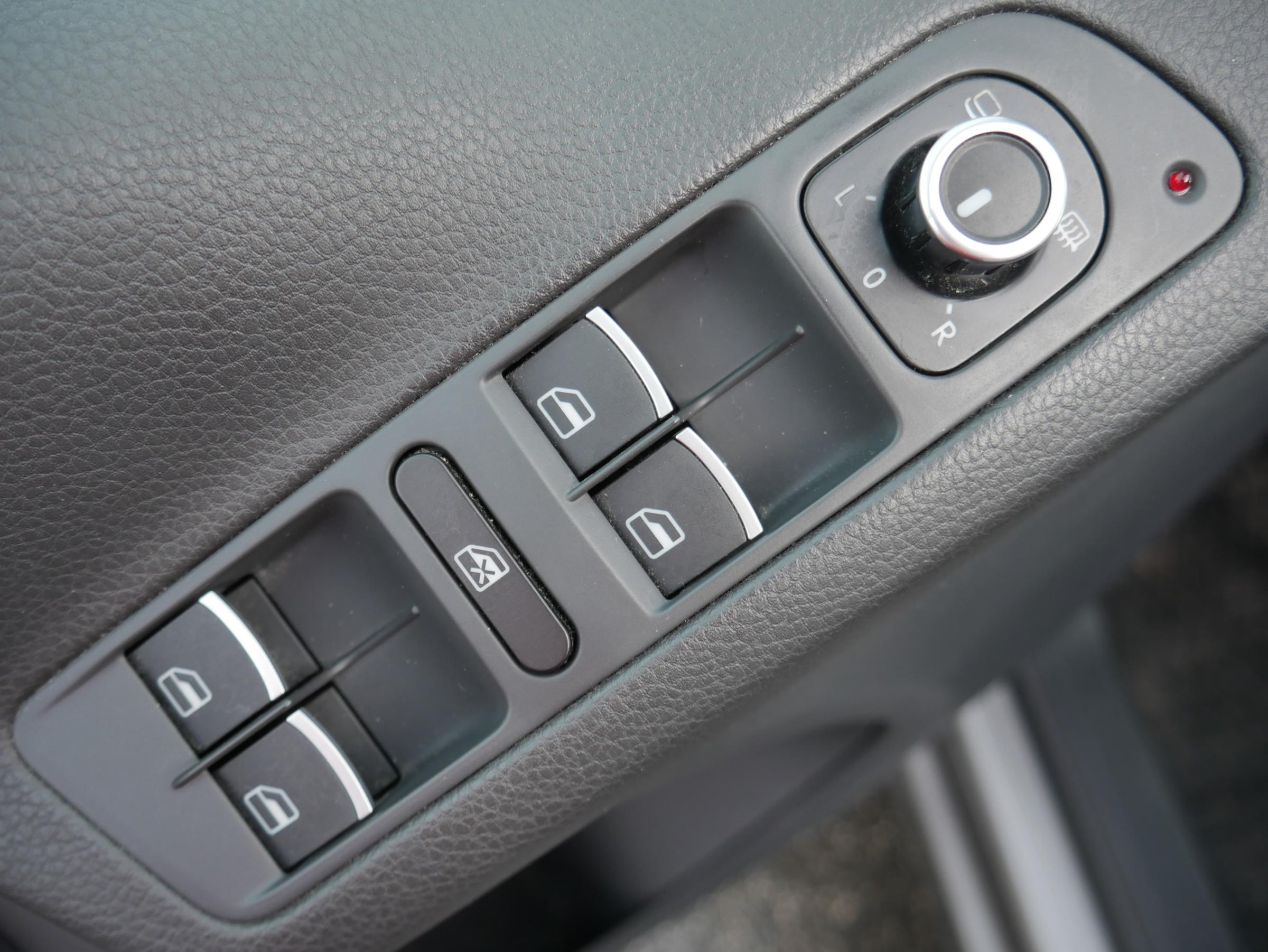 Volkswagen Tiguan, 2010 - pohled č. 15