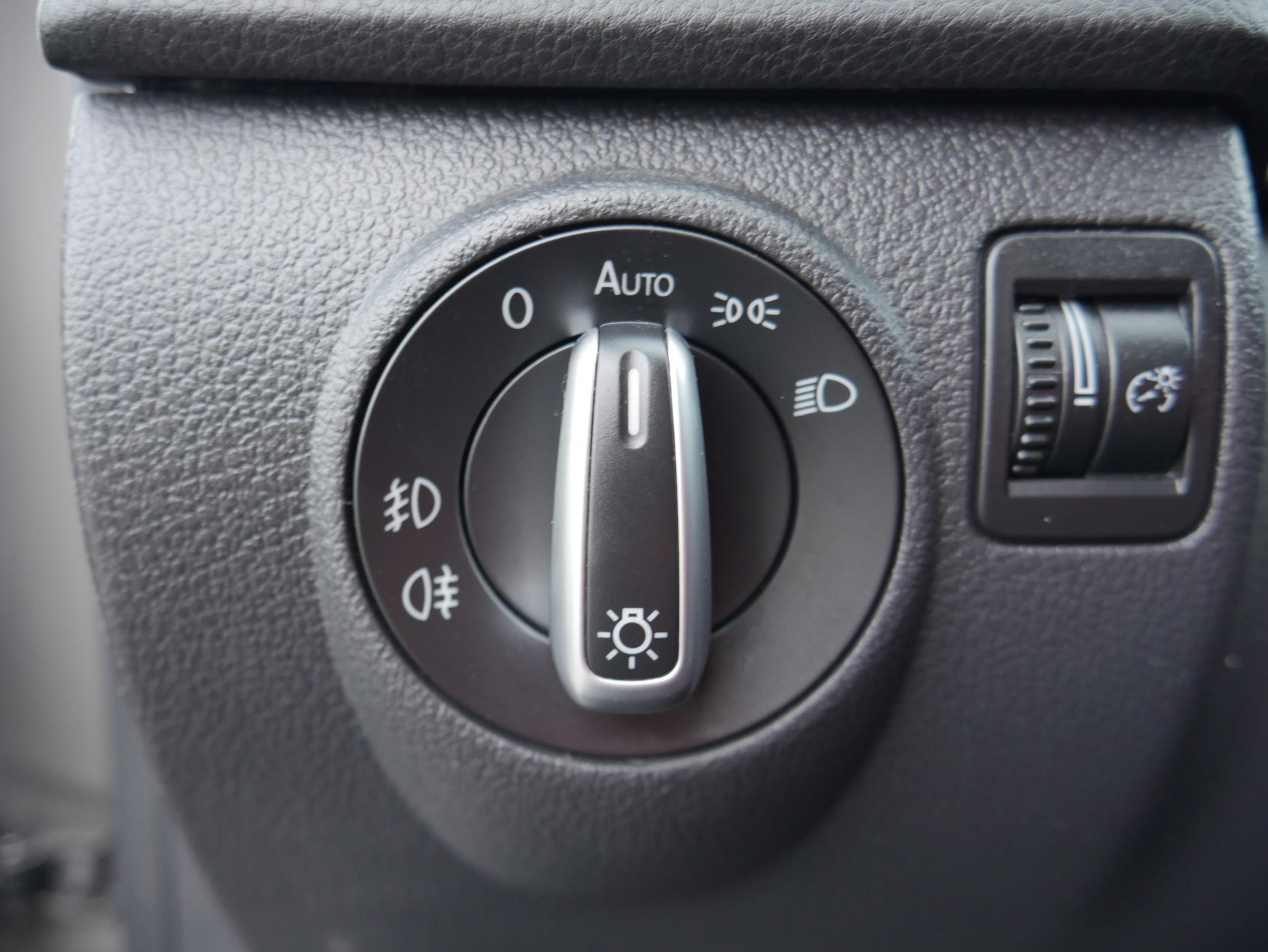 Volkswagen Tiguan, 2010 - pohled č. 16