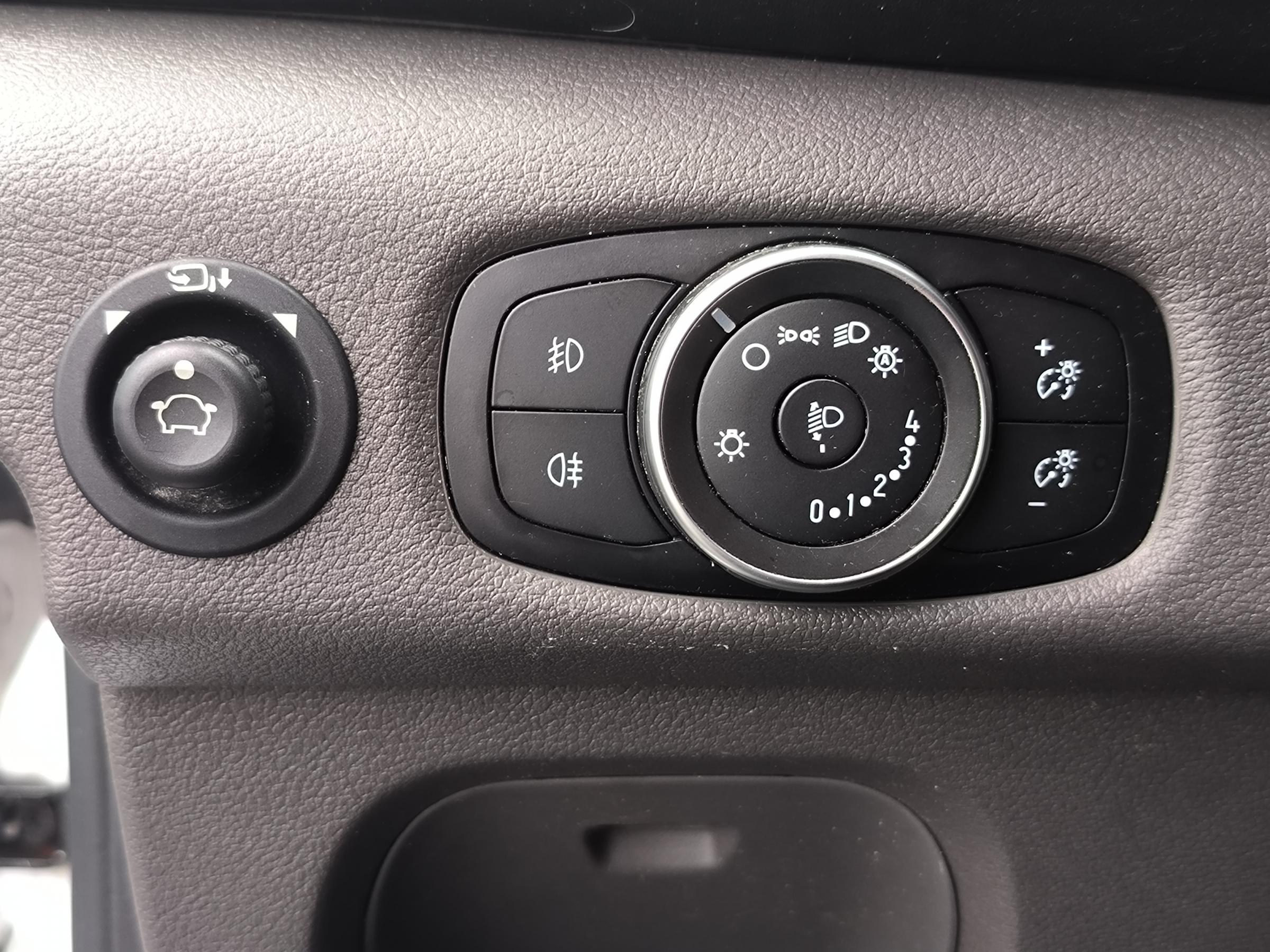 Ford Transit, 2020 - pohled č. 24