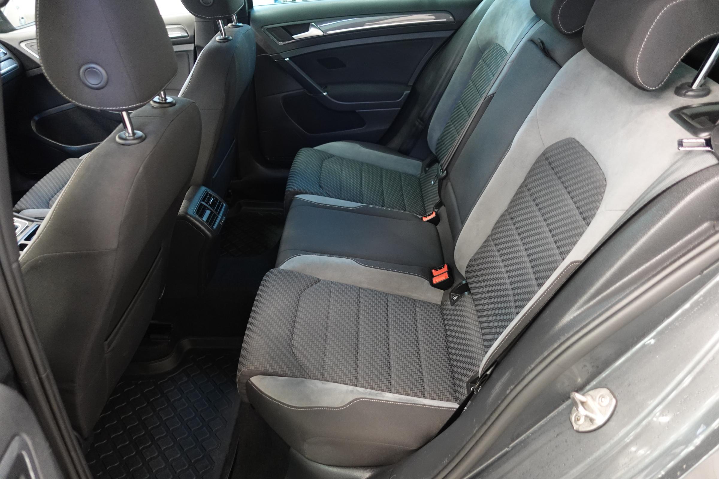 Volkswagen Golf, 2018 - pohled č. 10