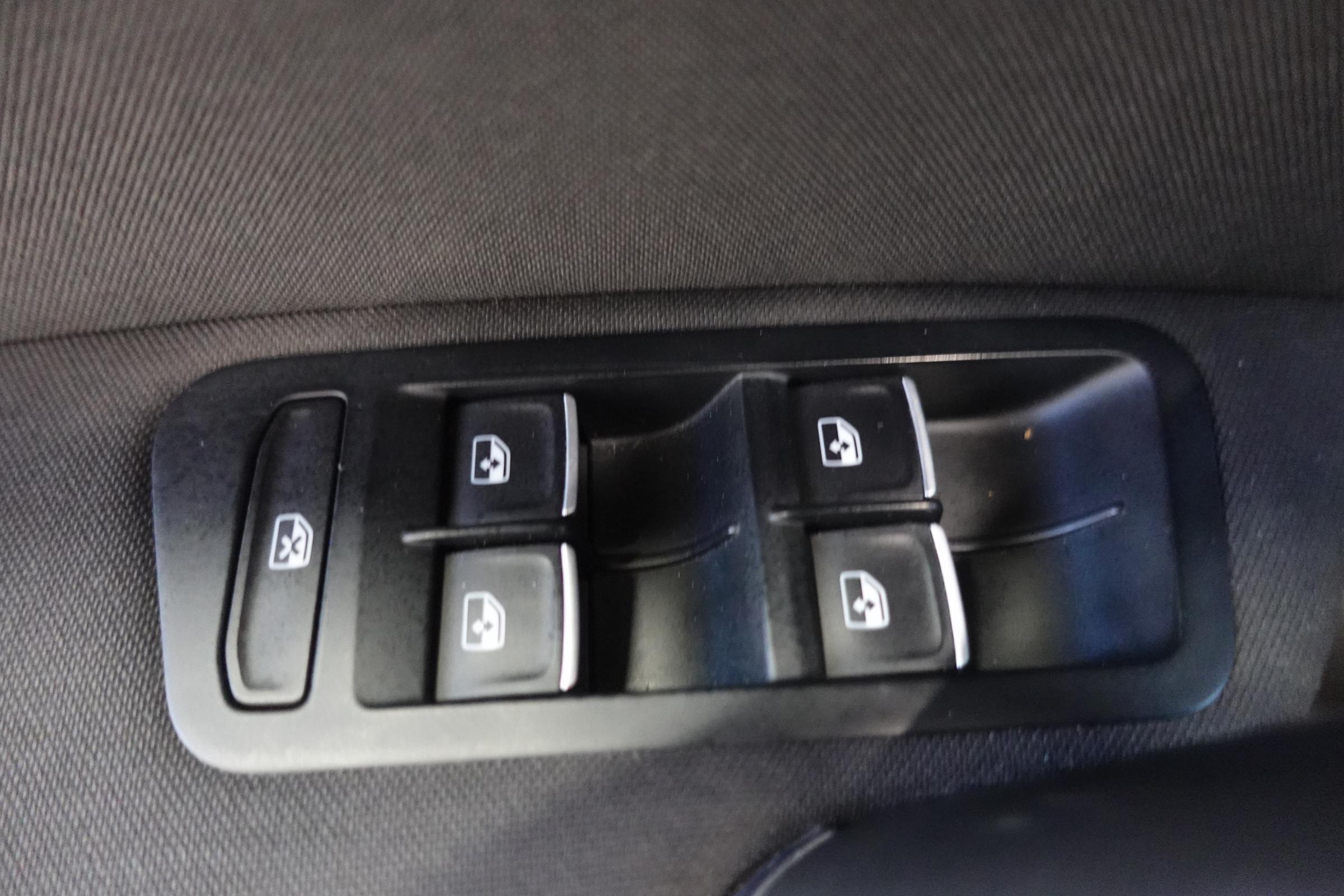 Volkswagen Golf, 2018 - pohled č. 13