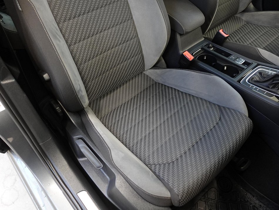 Volkswagen Golf 1.6 TDi R-Line