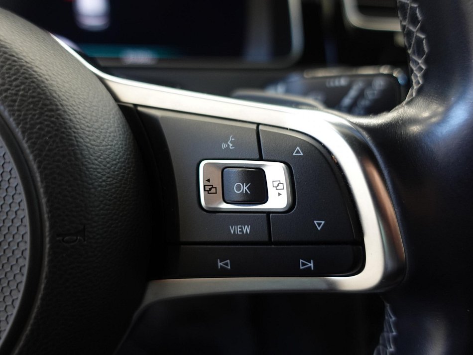 Volkswagen Golf 1.6 TDi R-Line