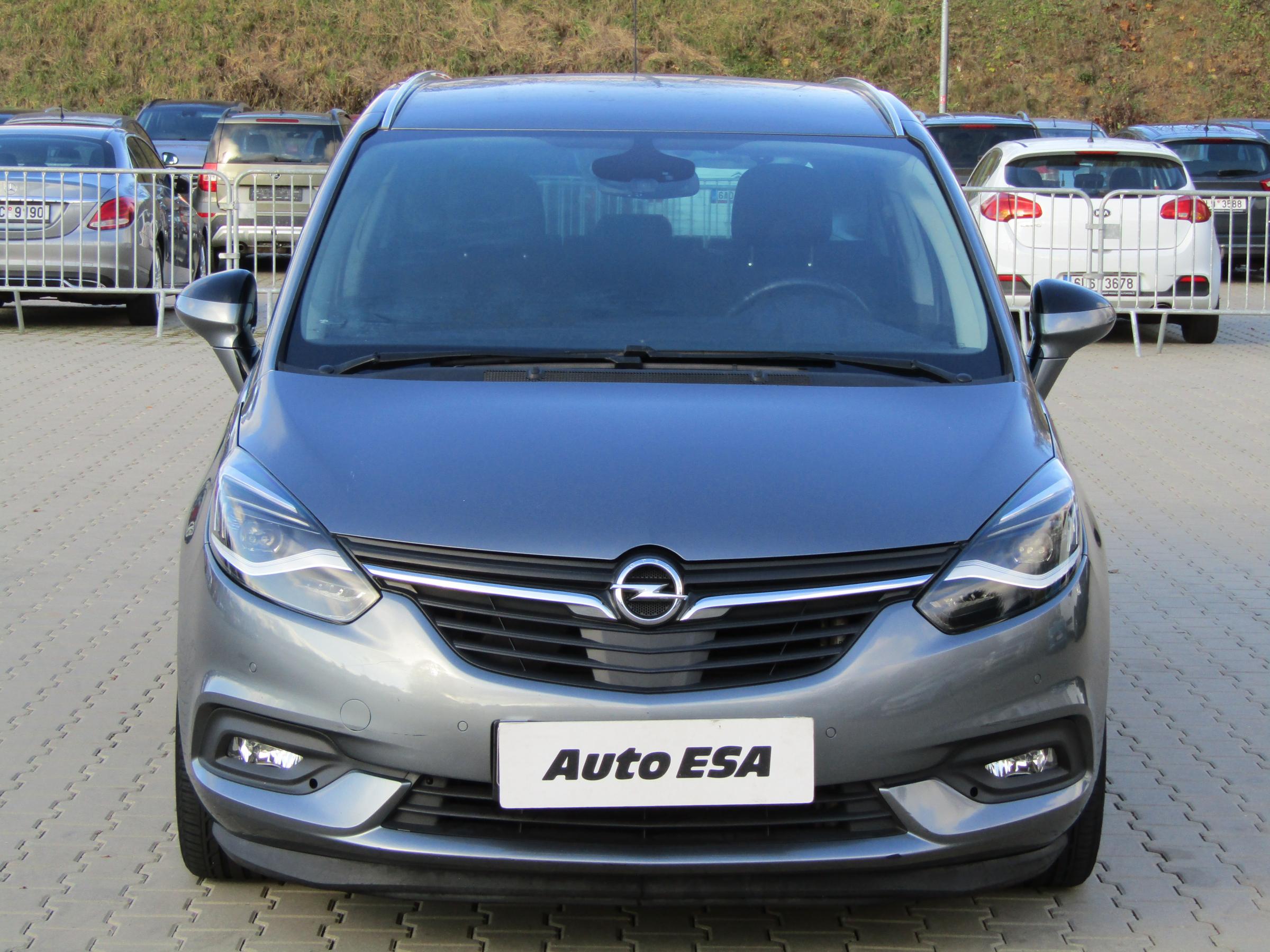 Opel Zafira, 2017 - pohled č. 2