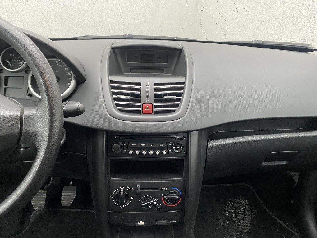 Peugeot 207 1.4 i 