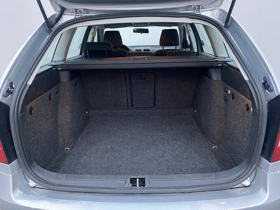 Škoda Octavia II 1.6 Ambiente