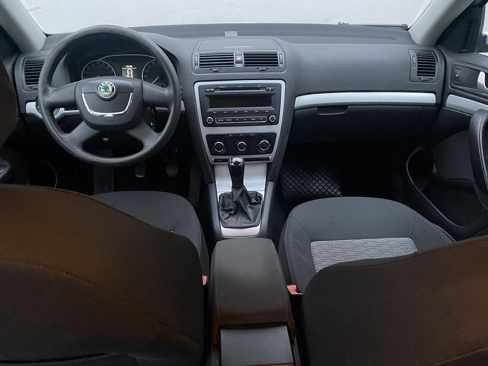 Škoda Octavia II 1.6 Ambiente