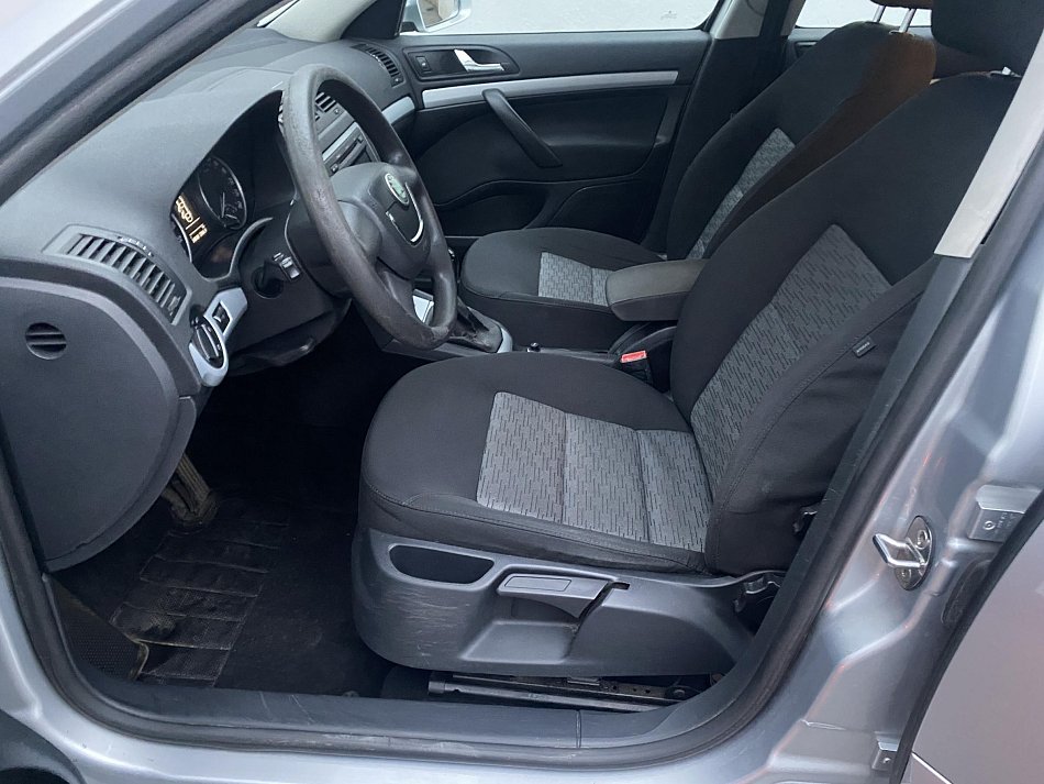 Škoda Octavia II 1.6 Ambiente