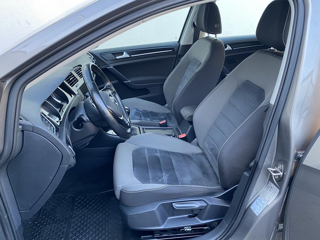 Volkswagen Golf 1.4 TSI 