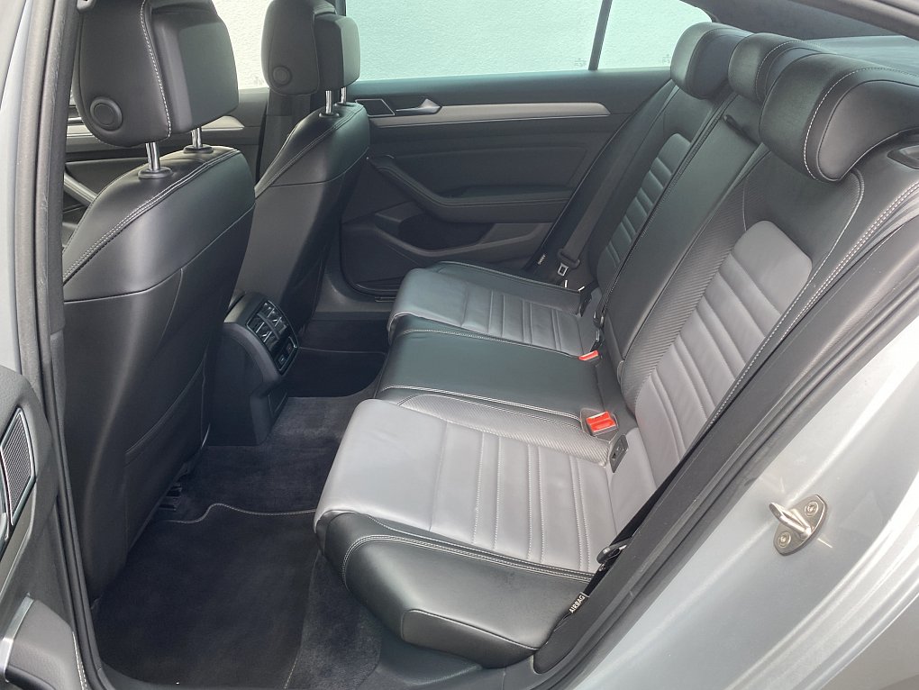 Volkswagen Passat 2.0 TDi Highline 4x4 R-Line