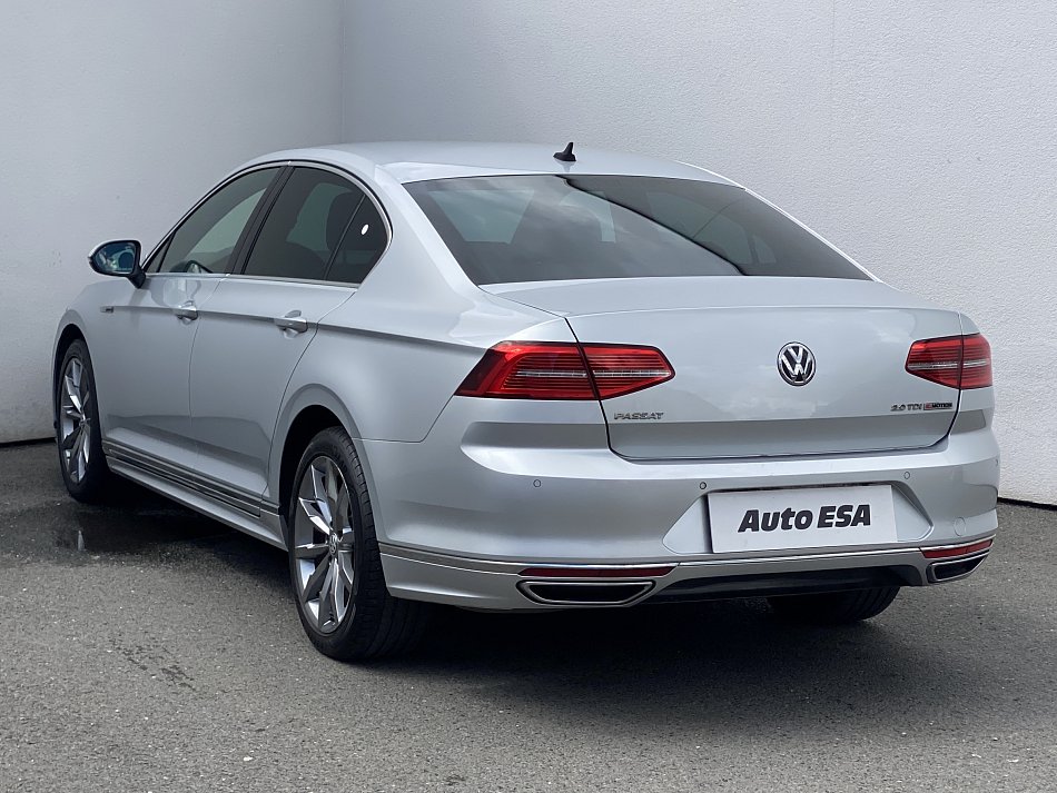Volkswagen Passat 2.0 TDi Highline 4x4 R-Line