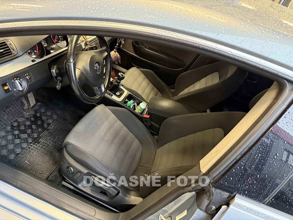Volkswagen Passat CC 2.0 TDi 